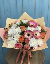 Букет цветов из:  Розы, Герберы и Хризантемы в Сосновоборске Красноярского края