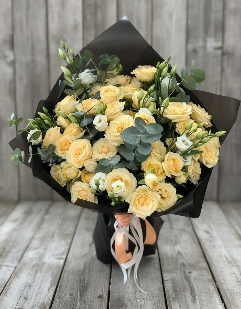 Букет цветов из: Розы и Лизиантусы в Сосновоборске Красноярского края