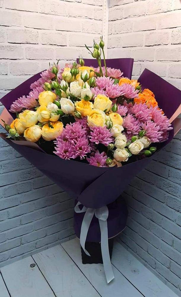 Букет цветов из: Хризантемы и Розы в Сосновоборске Красноярского края