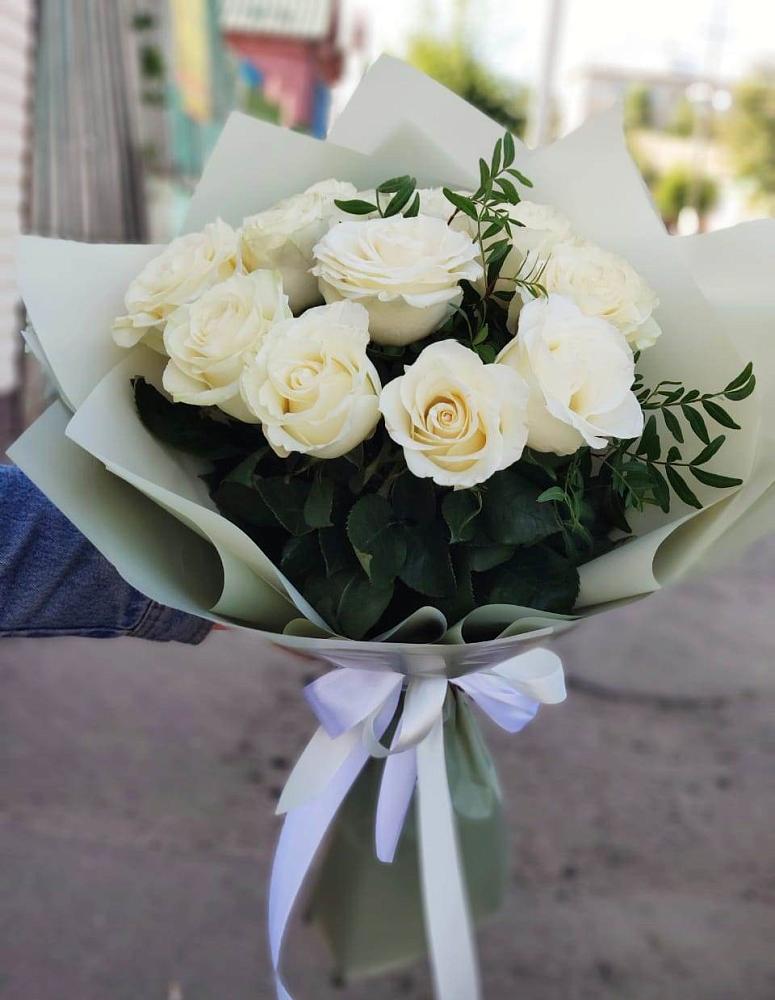 Букет Белые розы Проуд в Сосновоборске Красноярского края
