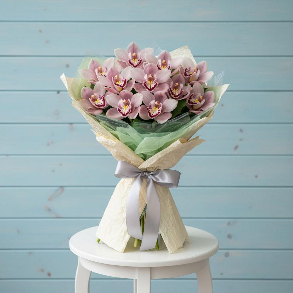 Букет цветов из: Орхидеи и Розы в Сосновоборске Красноярского края