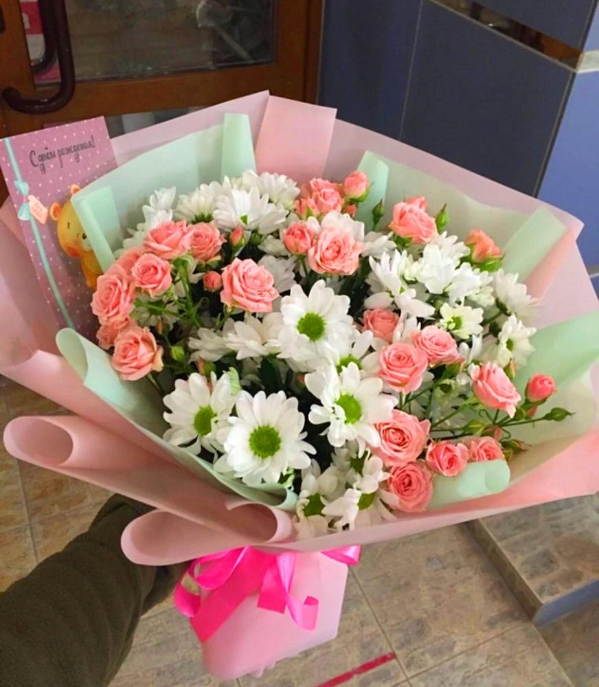 Букет цветов из: Розы и Хризантемы в Сосновоборске Красноярского края