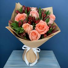 Букет цветов из:  Розы и Альстромерии в Сосновоборске Красноярского края