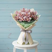 Букет цветов из:  Орхидеи и Розы в Сосновоборске Красноярского края
