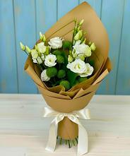 Букет цветов из:  Хризантемы и Лизиантусы в Сосновоборске Красноярского края