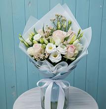 Букет цветов из:  Розы и Лизиантусы в Сосновоборске Красноярского края