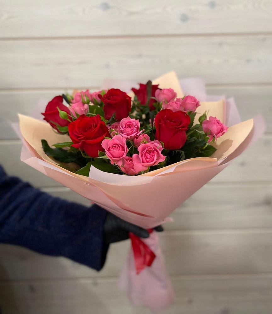 Букет цветов из: Розы в Сосновоборске Красноярского края