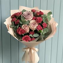 Букет цветов из:  Гвоздики и Розы в Сосновоборске Красноярского края