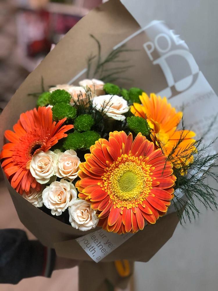 Букет цветов из: Герберы, Хризантемы и Розы в Сосновоборске Красноярского края