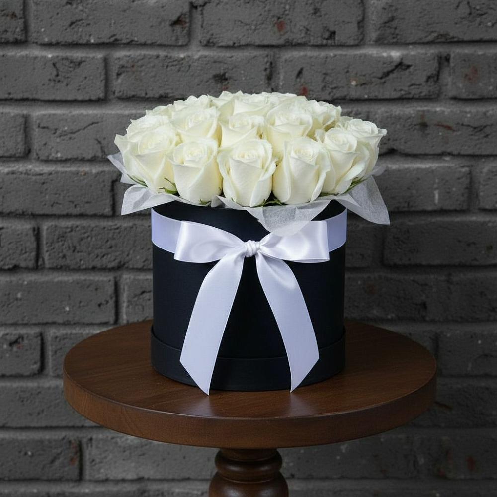 Цветочная композиция из Розы в шляпной коробке в Сосновоборске Красноярского края