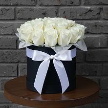 Цветочная композиция из Розы в шляпной коробке в Сосновоборске Красноярского края